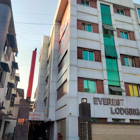 Hotel Everest Lodging Нави Мумбаи Экстерьер фото
