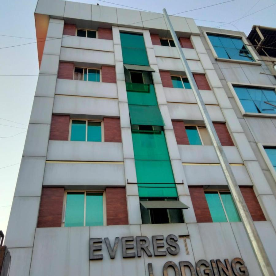 Hotel Everest Lodging Нави Мумбаи Экстерьер фото