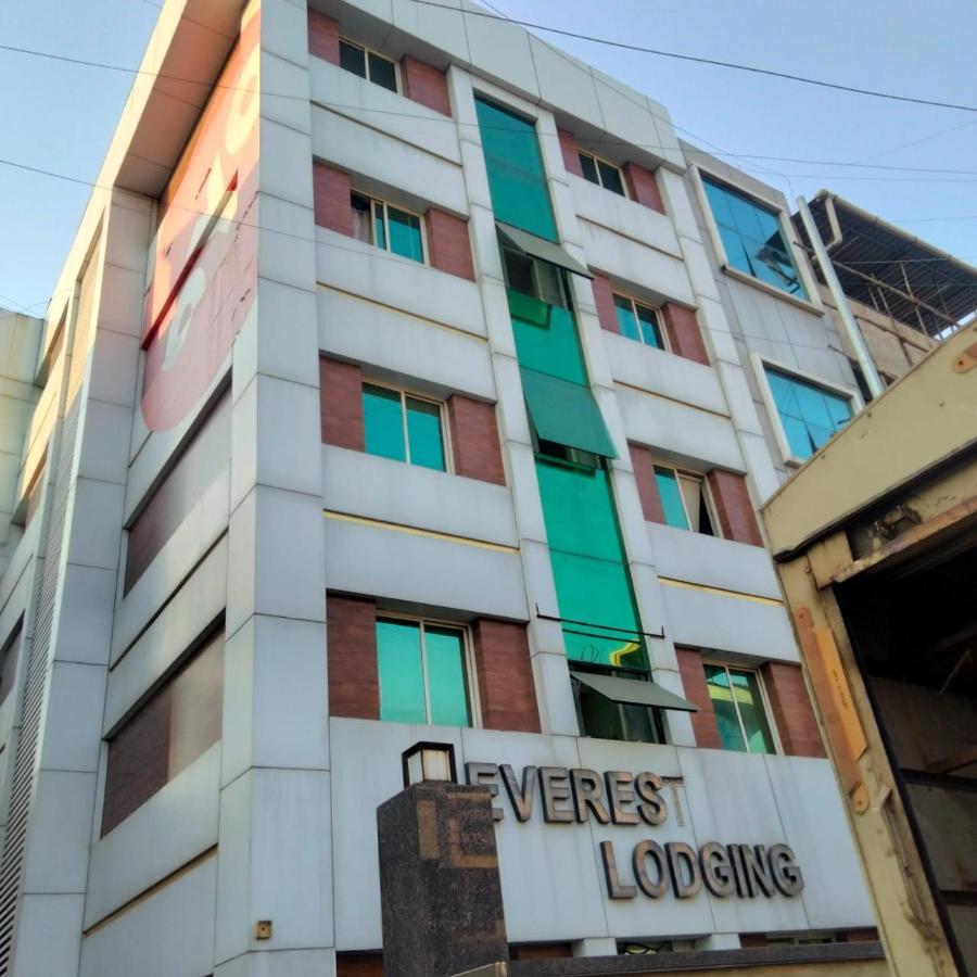 Hotel Everest Lodging Нави Мумбаи Экстерьер фото
