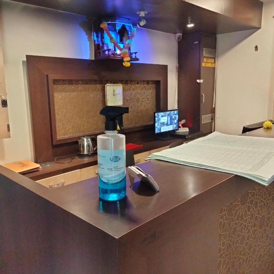 Hotel Everest Lodging Нави Мумбаи Экстерьер фото