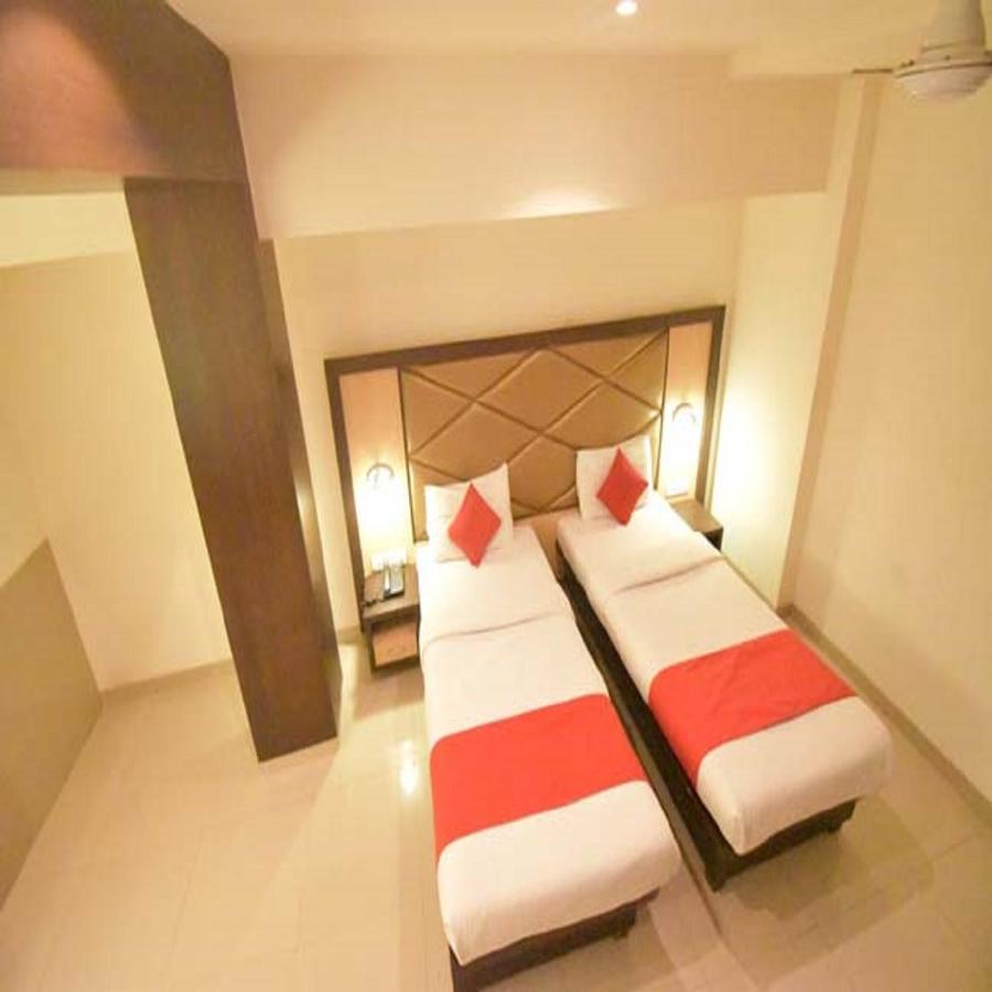 Hotel Everest Lodging Нави Мумбаи Экстерьер фото