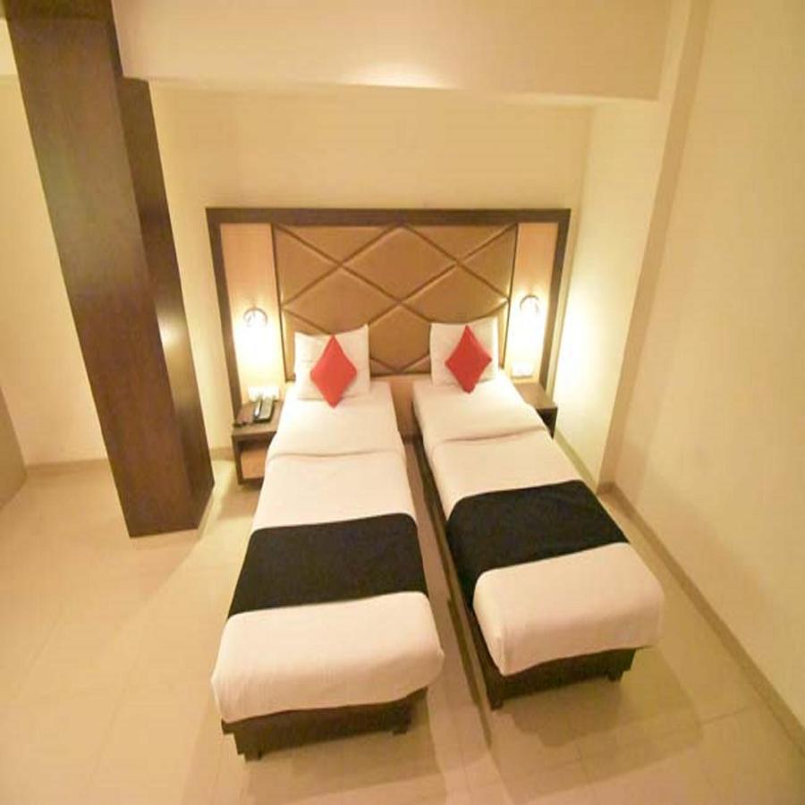 Hotel Everest Lodging Нави Мумбаи Экстерьер фото