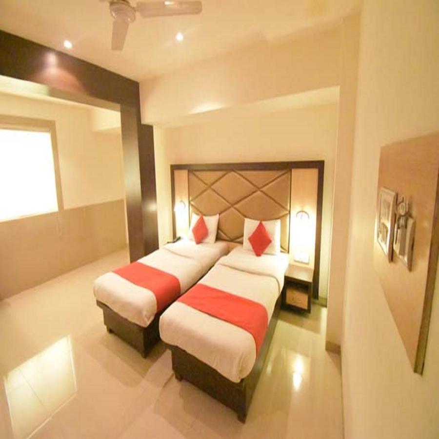 Hotel Everest Lodging Нави Мумбаи Экстерьер фото